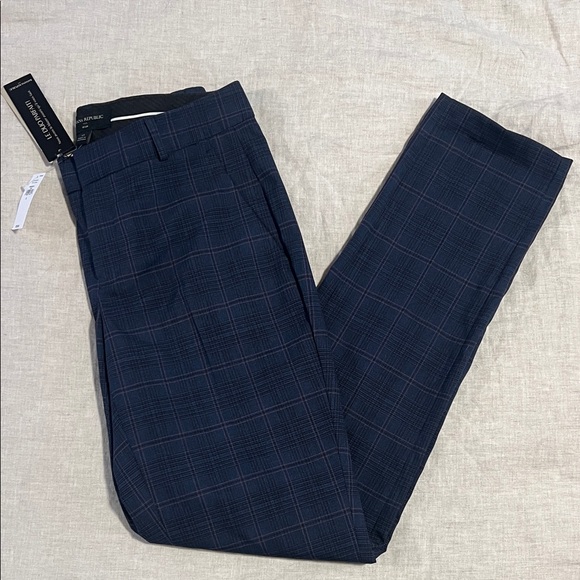 Banana Republic Pants - NWT Women’s Banana Republic Navy Plaid Pants